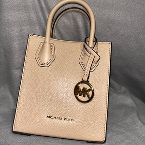 Michael Kors mini crossbody bag (authentic)